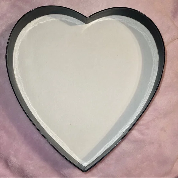 Fuzzy Leopard Print Heart Shaped Candy Storage Box - Picture 4 of 5